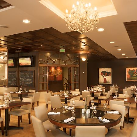Hotel Reina Isabel กีโต ภายนอก รูปภาพ