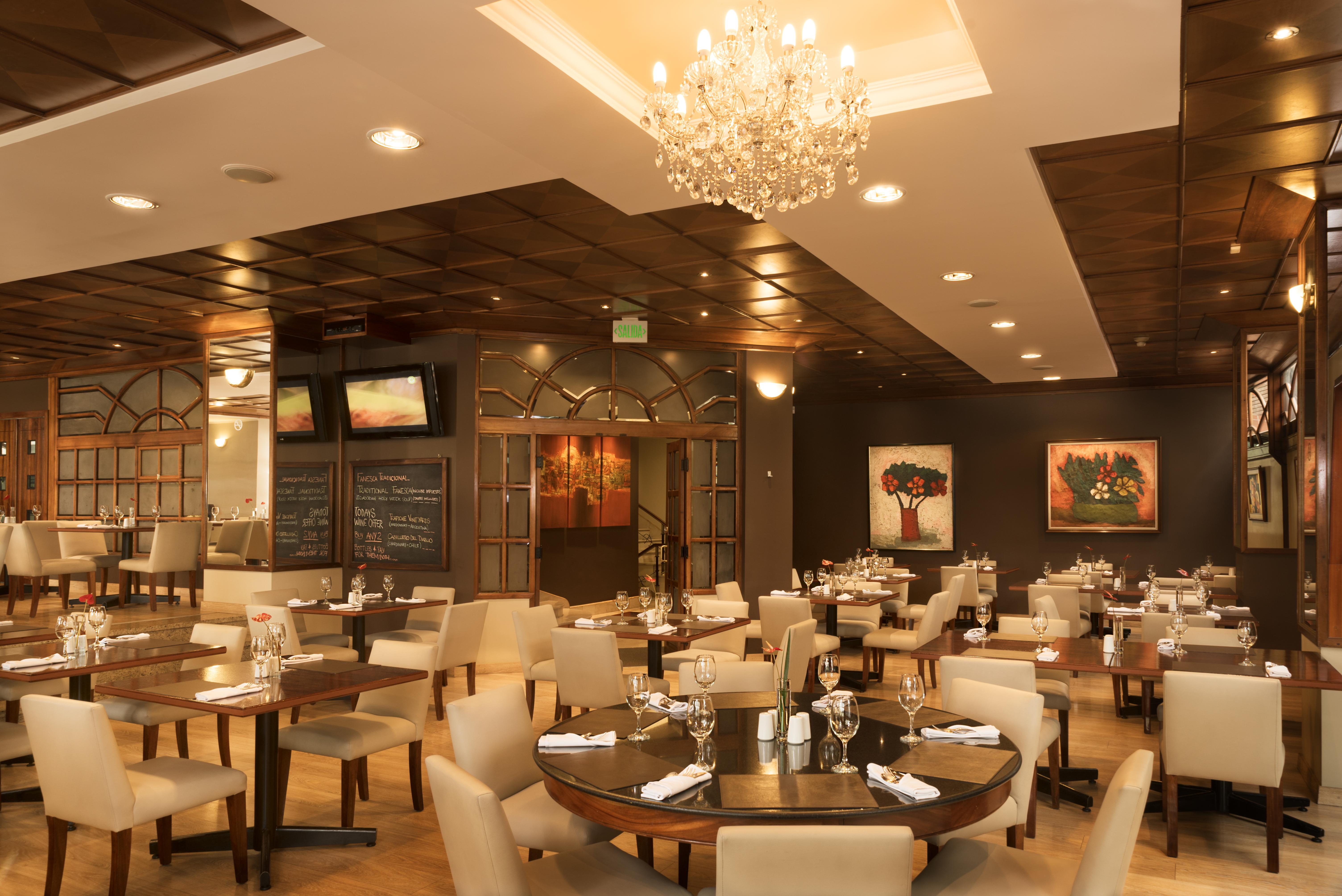 Hotel Reina Isabel กีโต ภายนอก รูปภาพ
