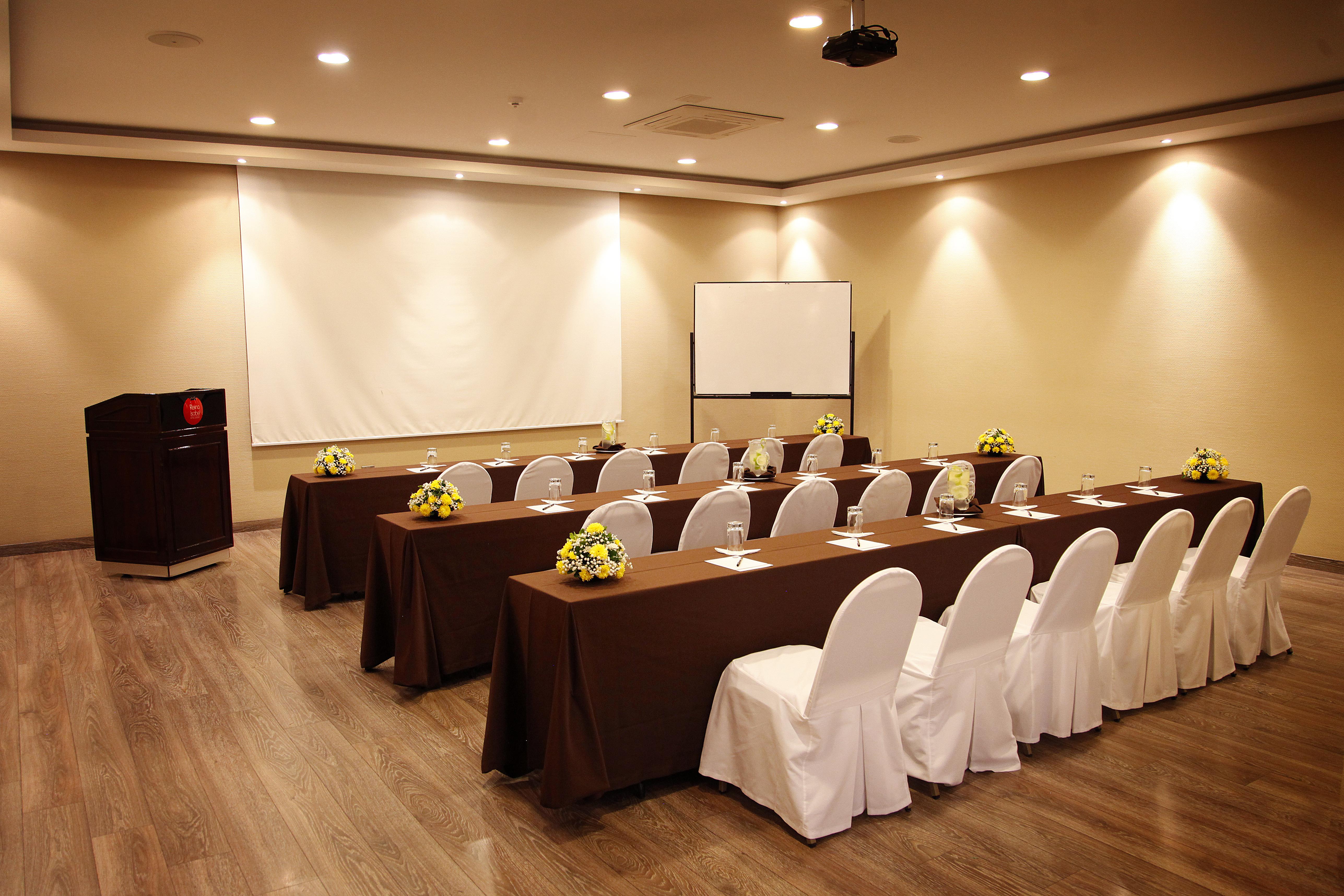 Hotel Reina Isabel กีโต ภายนอก รูปภาพ