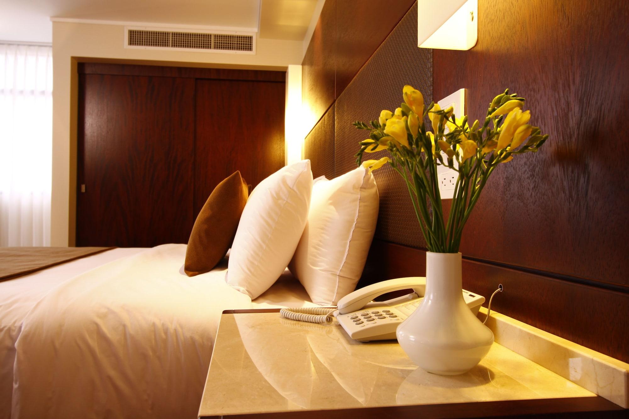Hotel Reina Isabel กีโต ภายนอก รูปภาพ