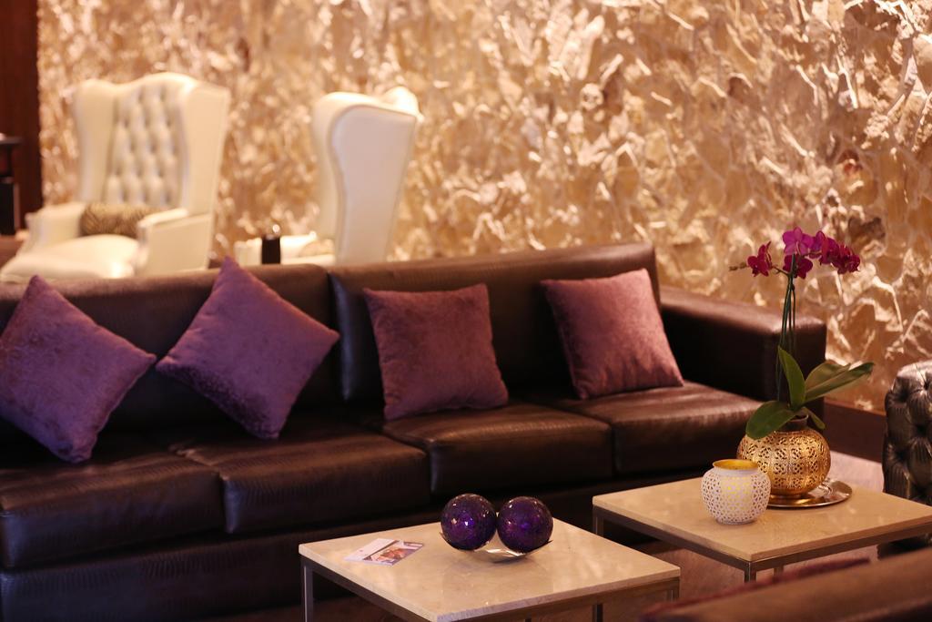 Hotel Reina Isabel กีโต ภายนอก รูปภาพ