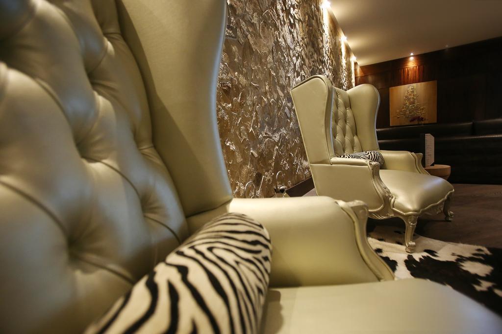 Hotel Reina Isabel กีโต ภายนอก รูปภาพ