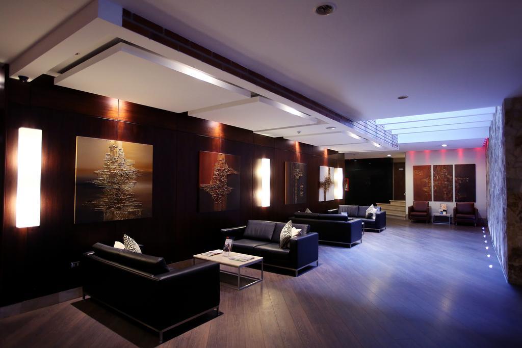 Hotel Reina Isabel กีโต ภายนอก รูปภาพ