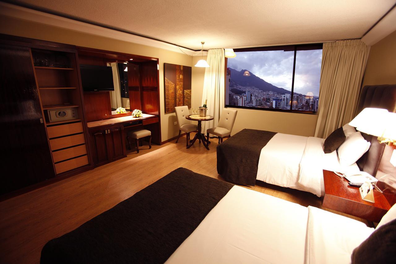 Hotel Reina Isabel กีโต ภายนอก รูปภาพ