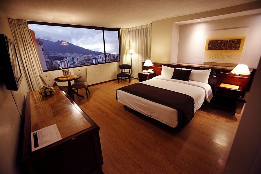 Hotel Reina Isabel กีโต ภายนอก รูปภาพ